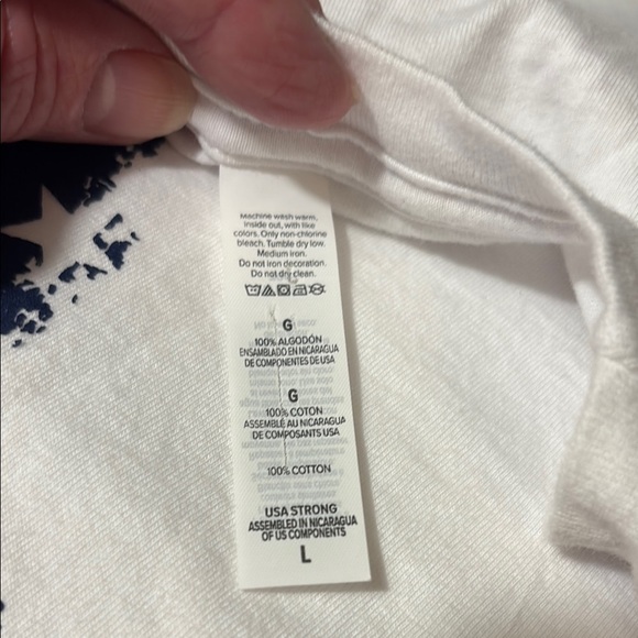 White Star Graphic Patriotic Red White and Blue T-Shirt - Picture 3 of 6